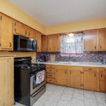 Kitchen with a gas burning stove!