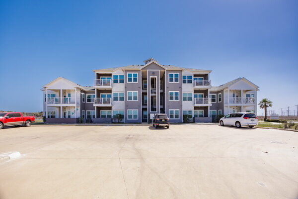 JPAGE-RealEstate-PathwayToSea203--16