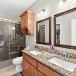 Suite Bathroom -Bathroom 1