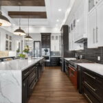 Can you imagine cooking dinner in this scrumptious kitchen?