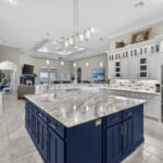 Ex-Large Island - Room for all the kids!